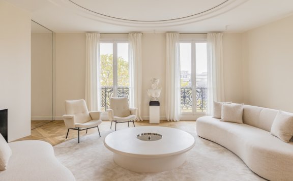 Hugues de Blignières 设计的极简主义公寓 Lena Apartment