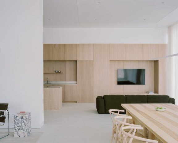 由 Actual Office 设计的极简主义住宅 Cherry Orchard