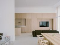 由 Actual Office 设计的极简主义住宅 Cherry Orchard