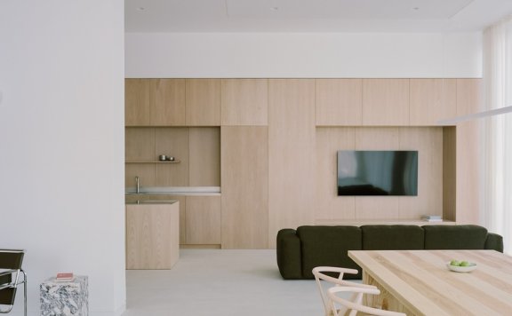 由 Actual Office 设计的极简主义住宅 Cherry Orchard