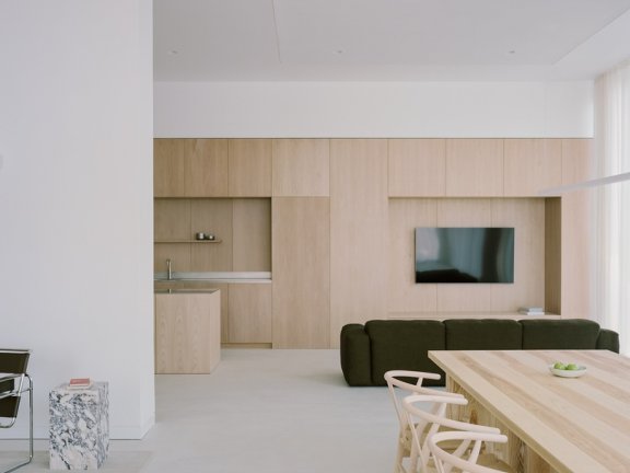 由 Actual Office 设计的极简主义住宅 Cherry Orchard