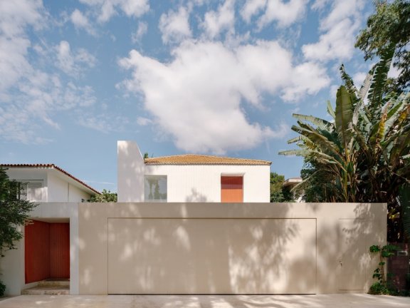 Felipe Hess Arquitetos 设计的极简主义住宅 Garret House