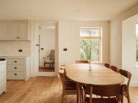 Channel Projects设计的极简主义住宅House by the Sea