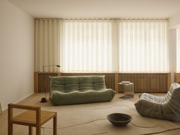 Nidus设计|Apartment 1956以橡木与不锈钢重塑经典公寓